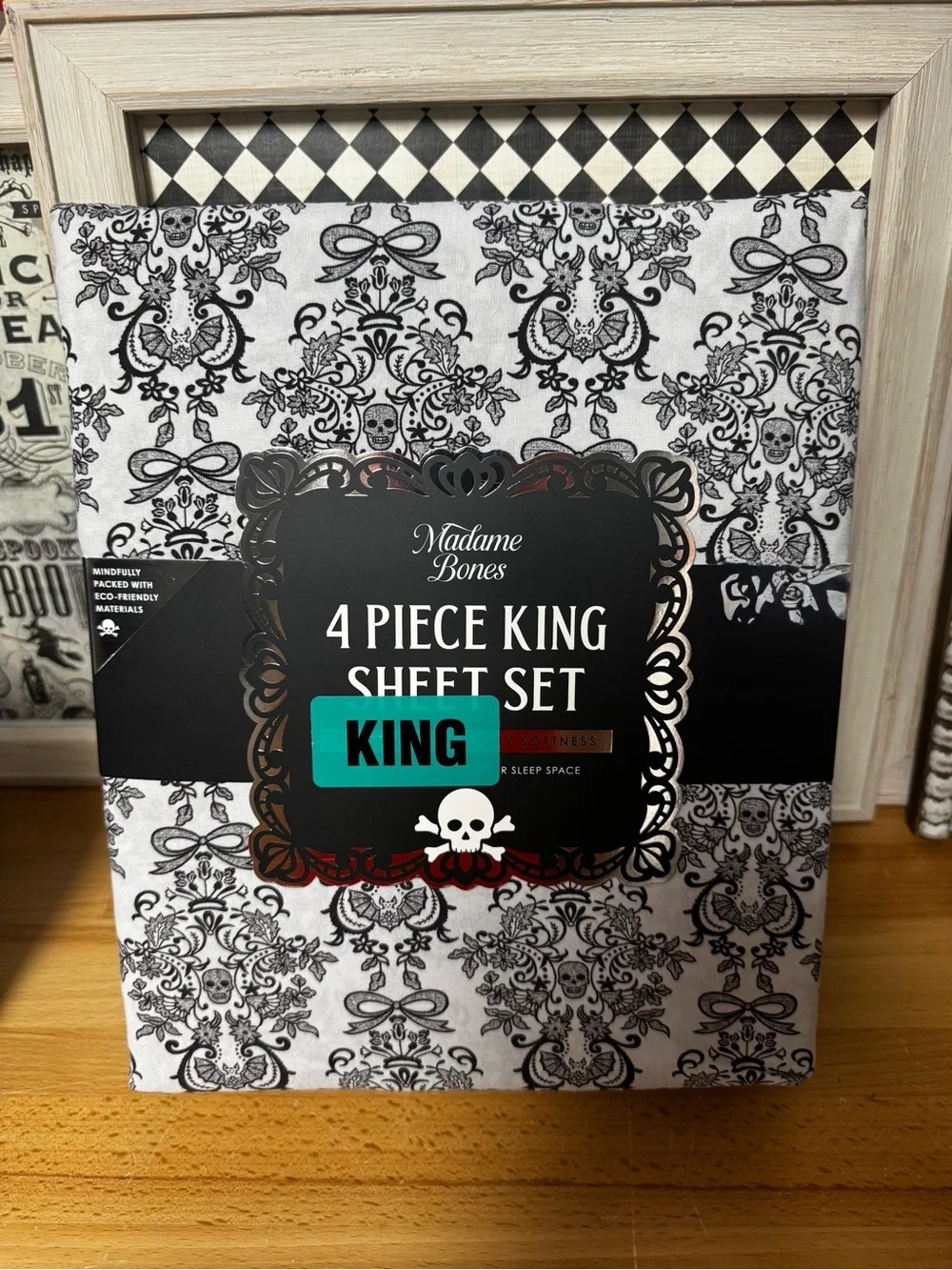 Halloween Victorian Damask Inspired with Skulls and Bats King Sheet Set NEW